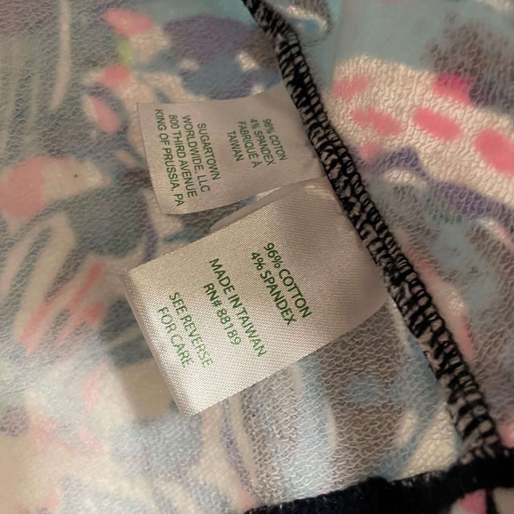 Lilly Pulitzer UPF 50+ Skipper Popover Bright Navy Caught Up Small - Picture 3 of 9